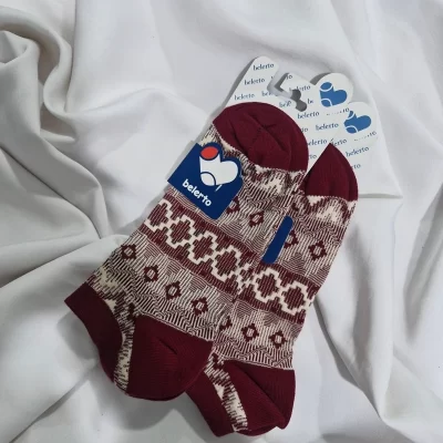 جوراب مچی زرشکی زنانه طرح سنتی بلرتو